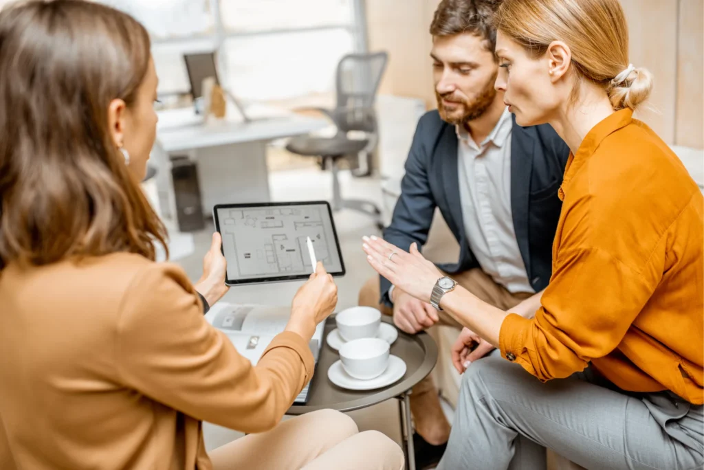 Asesoría inmobiliaria para familias cómo encontrar el hogar ideal sin caer en trampas